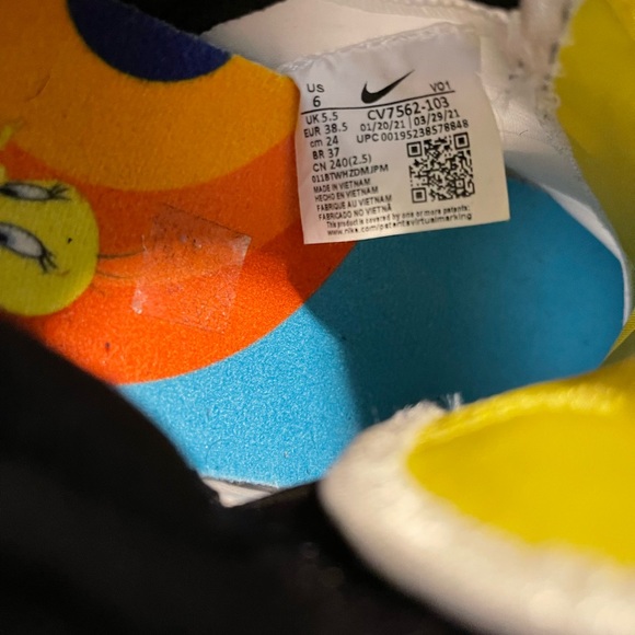 Space Jam x Lebron 18 low Sylvester x tweety - Picture 10 of 10